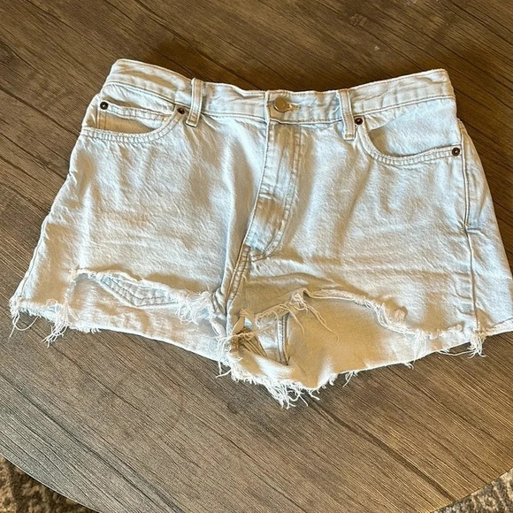 BDG Urban Outfitters Girlfriend High Rise Denim Cut off shorts Size 30 - Picture 1 of 7